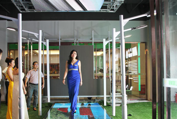 kaiyun开云旭生展厅模特T台秀节目